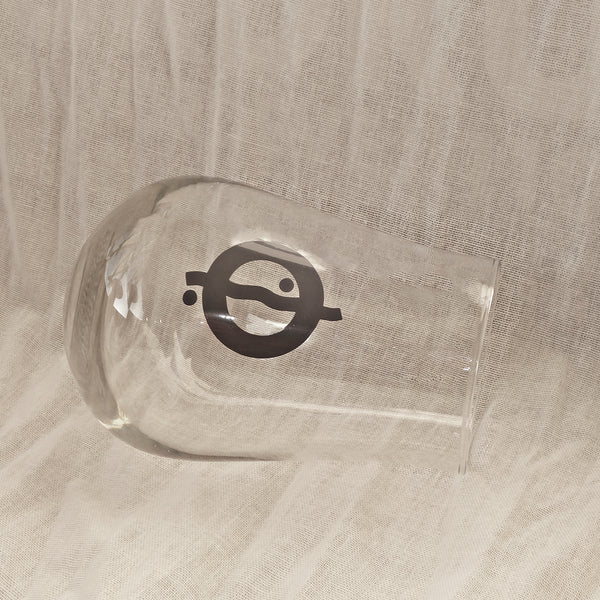 KIHOSKH Lawrence-glas med gråt logo 40cl